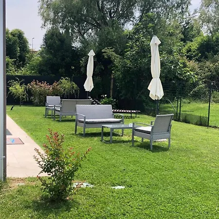 בית הארחה I Broletti Del Garda